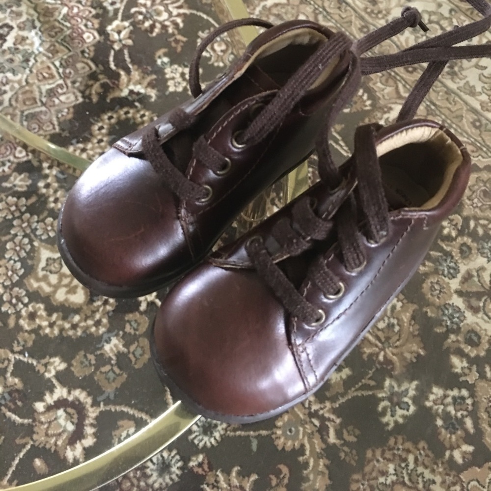 Stride right shoes